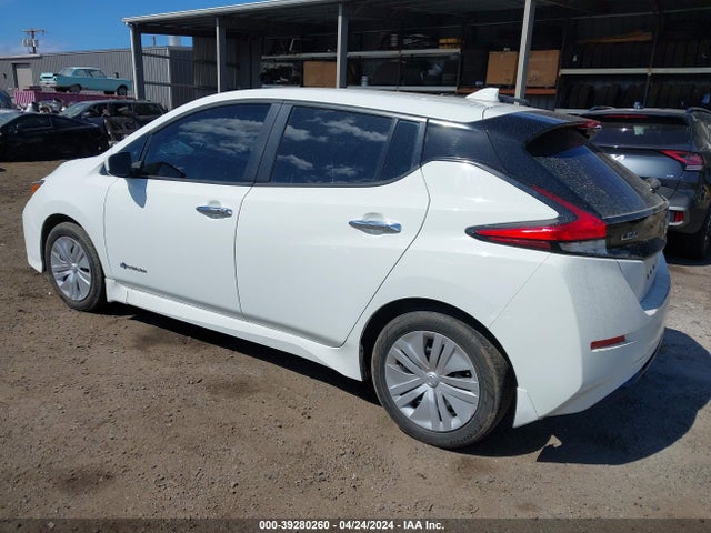 Nissan LEAF S 2018 1N4AZ1CP7JC316977 Image 3