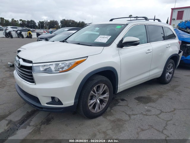 Toyota Highlander Xle V6 2015 5TDKKRFH9FS113133 Image 2