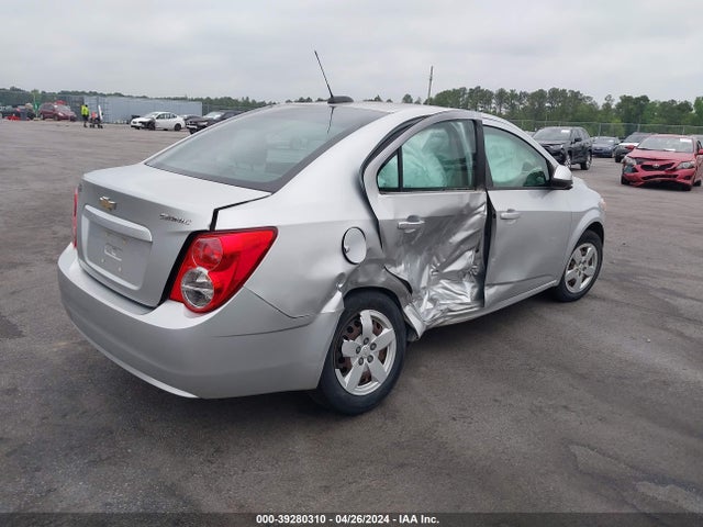 Chevrolet Sonic Ls Auto 2015 1G1JA5SH5F4164517 Image 4