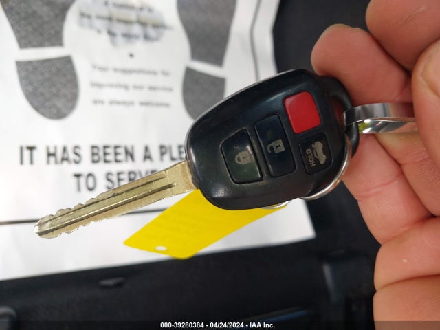 Toyota COROLLA LE 2015 5YFBURHE6FP302876 Image 11