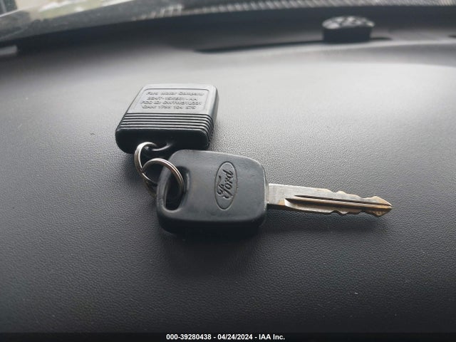 Продаж на аукціоні авто 2002 Ford F-150 Lariat/xlt, vin: 1FTRW08L02KB73187, номер лоту: 39280438