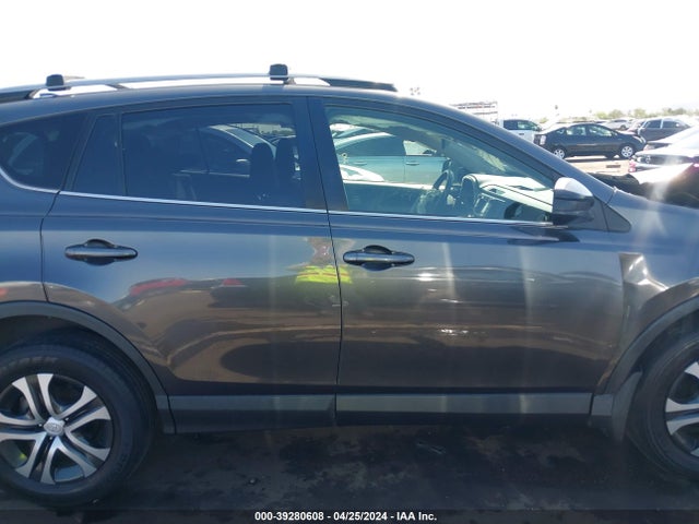 Toyota RAV4 LE 2018 JTMZFREV2JJ181807 Image 13