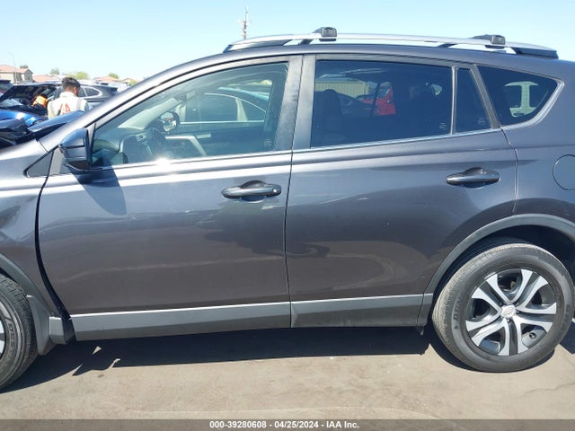 Toyota RAV4 LE 2018 JTMZFREV2JJ181807 Image 14