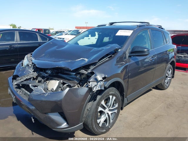 Toyota RAV4 LE 2018 JTMZFREV2JJ181807 Image 2