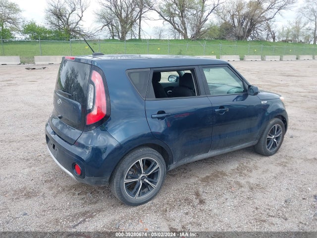 KIA SOUL + 2018 KNDJP3A51J7607657 Image 4