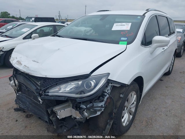 Chrysler Pacifica Touring L 2019 2C4RC1BG7KR561464 Image 2