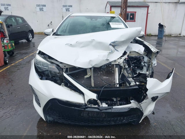 Toyota COROLLA SE 2018 5YFBURHE5JP795331 Image 11