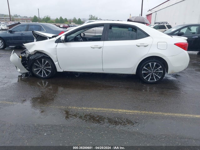 Toyota COROLLA SE 2018 5YFBURHE5JP795331 Image 13