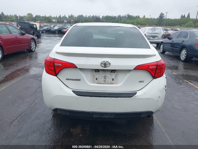 Toyota COROLLA SE 2018 5YFBURHE5JP795331 Image 15