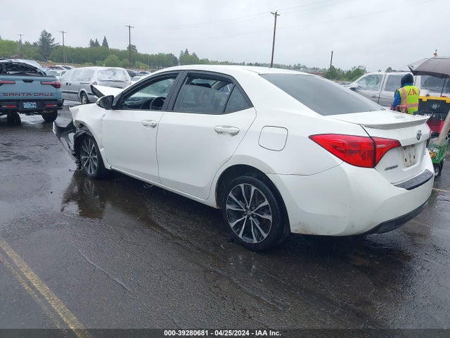 Toyota COROLLA SE 2018 5YFBURHE5JP795331 Image 3