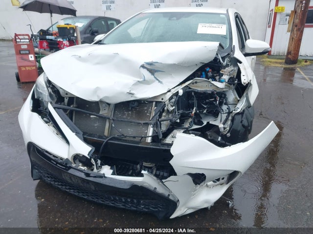 Toyota COROLLA SE 2018 5YFBURHE5JP795331 Image 6