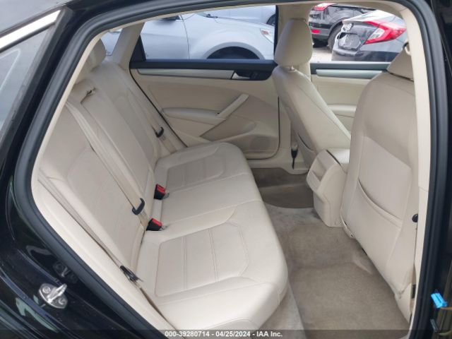 1VWAT7A30FC104540 Volkswagen Passat 1.8t Limited Edition