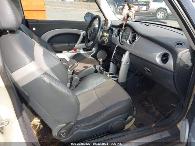 2005 MINI COOPER S WMWRE33515TL11294 Photo 4