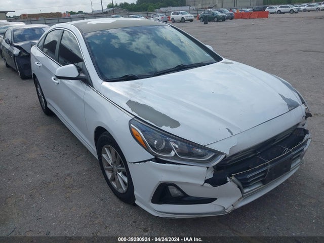 Hyundai SONATA SE 2018 5NPE24AF5JH655656 Image 1