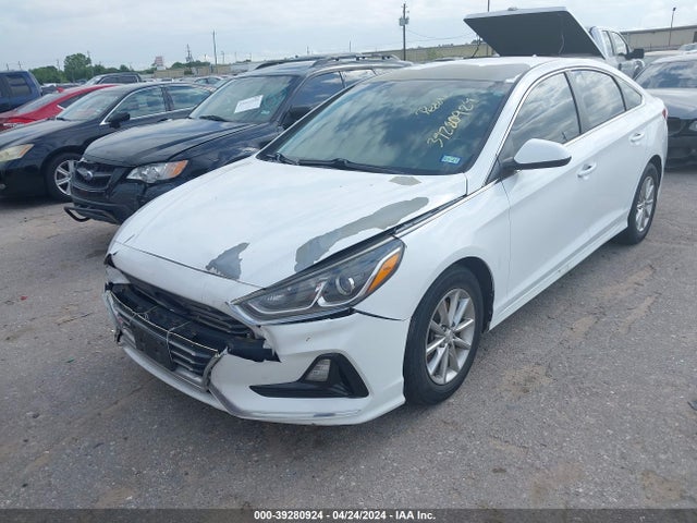 Hyundai SONATA SE 2018 5NPE24AF5JH655656 Image 2