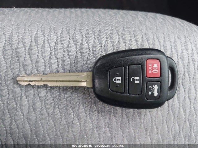 Toyota COROLLA LE 2016 5YFBURHE3GP518296 Image 11
