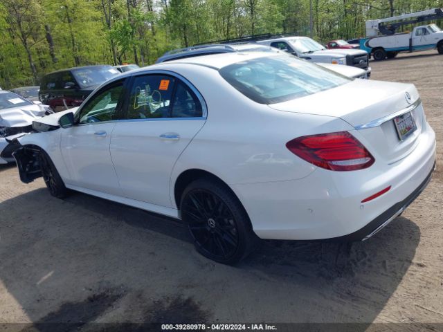 WDDZF6GB2JA477563 Mercedes-Benz E 400 4matic