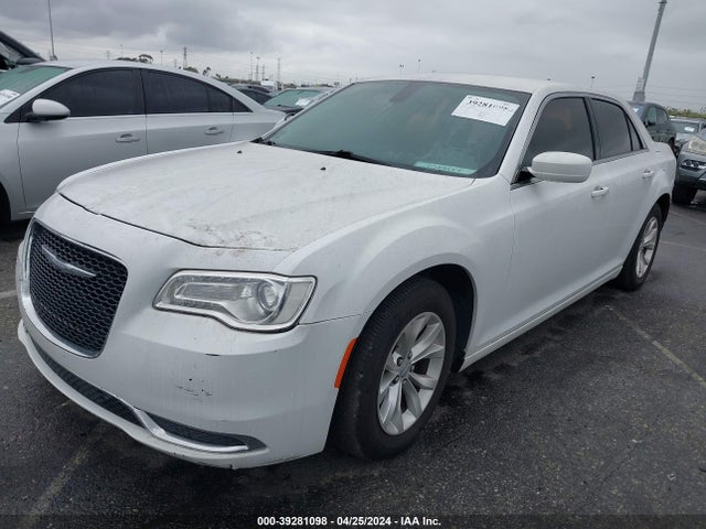 Chrysler 300 Limited 2015 2C3CCAAG8FH921526 Image 2