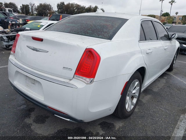 Chrysler 300 Limited 2015 2C3CCAAG8FH921526 Image 4