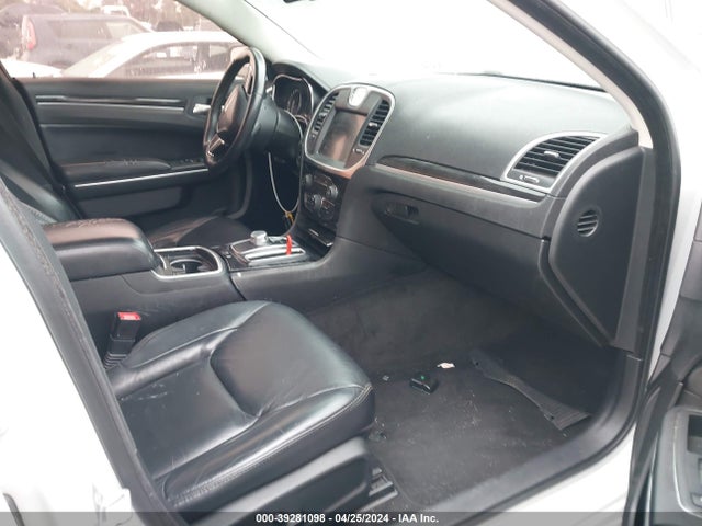 Chrysler 300 Limited 2015 2C3CCAAG8FH921526 Image 5