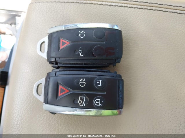 2010 JAGUAR XF SAJWA0FA4AHR59235 Photo 10