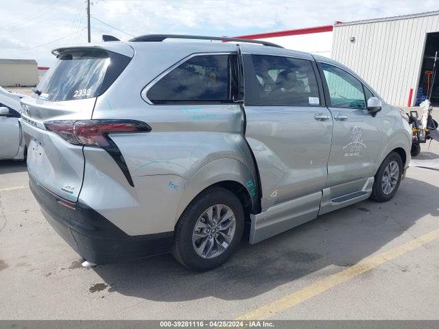 Toyota SIENNA XLE 2023 5TDJSKFC0PS087630 Image 4
