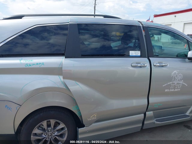 Toyota SIENNA XLE 2023 5TDJSKFC0PS087630 Image 6
