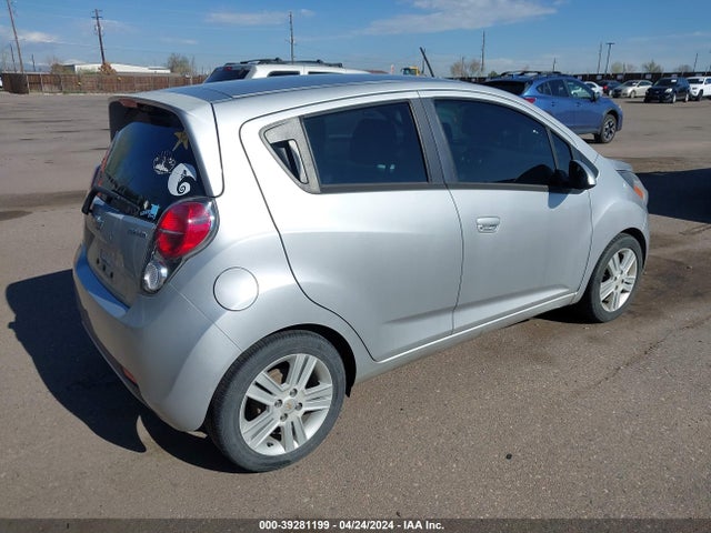 Chevrolet Spark 1lt Cvt 2015 KL8CD6S98FC734837 Image 4