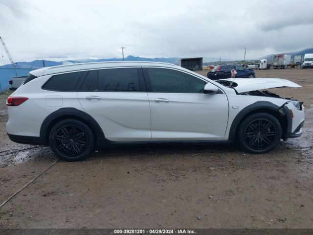 W04GV8SX4J1134511 Buick Regal Tourx Essence