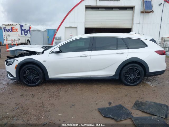 W04GV8SX4J1134511 Buick Regal Tourx Essence