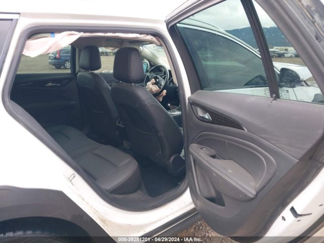 W04GV8SX4J1134511 Buick Regal Tourx Essence