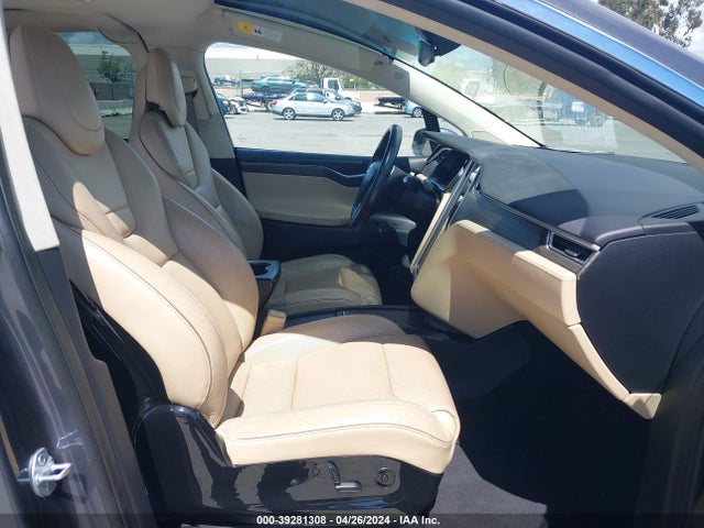 Tesla Model X 60d/70d/75d/90d 2016 5YJXCAE24GF001525 Image 5