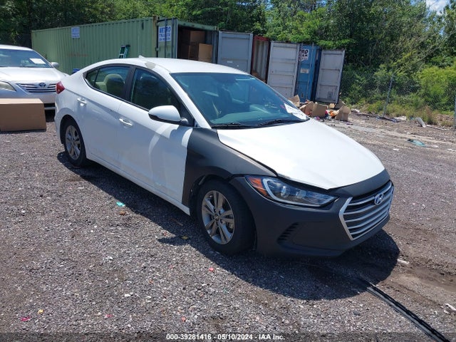 2017 5NPD84LFXHH168194 main image