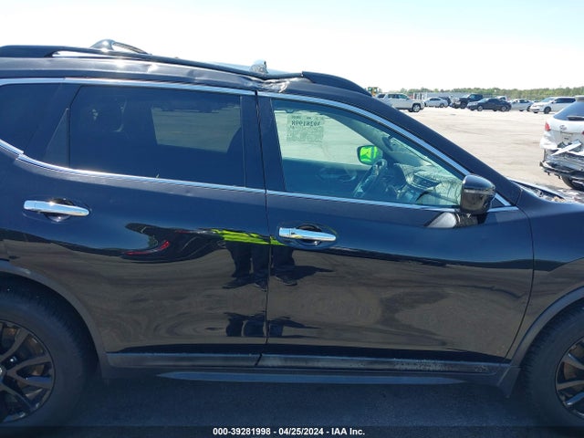 Nissan ROGUE SV 2018 5N1AT2MT3JC773973 Image 13