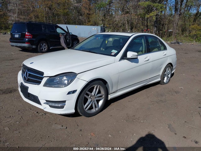 WDDGF8AB1EG180735 Mercedes-Benz C 300 Luxury 4matic/sport 4matic