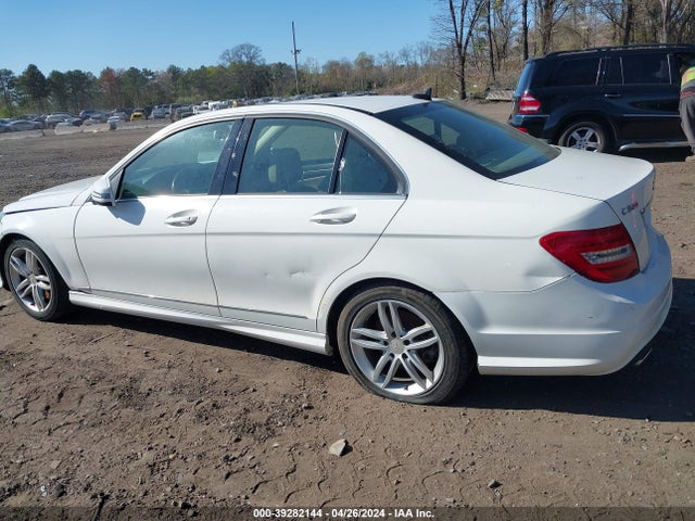 WDDGF8AB1EG180735 Mercedes-Benz C 300 Luxury 4matic/sport 4matic