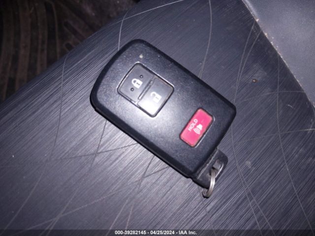 JTDKDTB30E1074588 Toyota Prius C Four