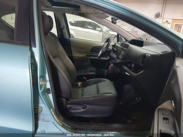 JTDKDTB30E1074588 Toyota Prius C Four