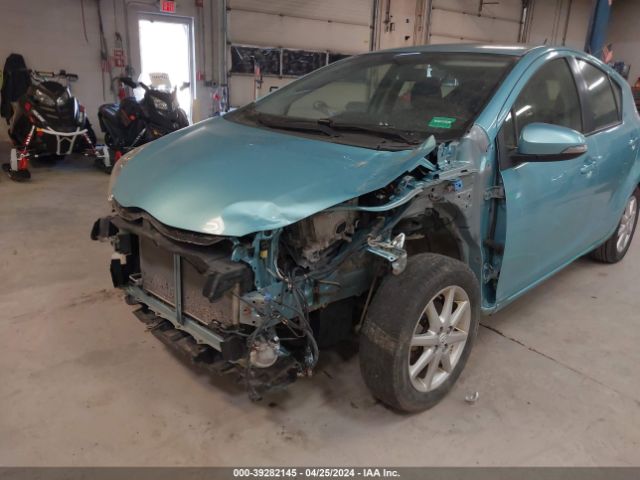 JTDKDTB30E1074588 Toyota Prius C Four