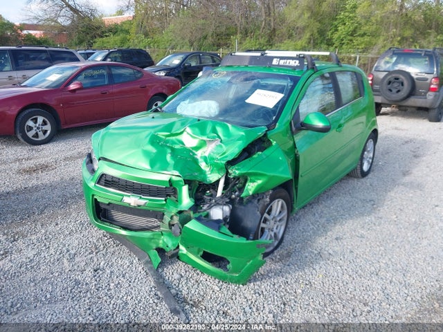 Chevrolet Sonic Lt Auto 2016 1G1JC6SBXG4115911 Image 2