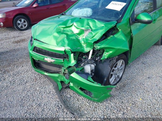 Chevrolet Sonic Lt Auto 2016 1G1JC6SBXG4115911 Image 6