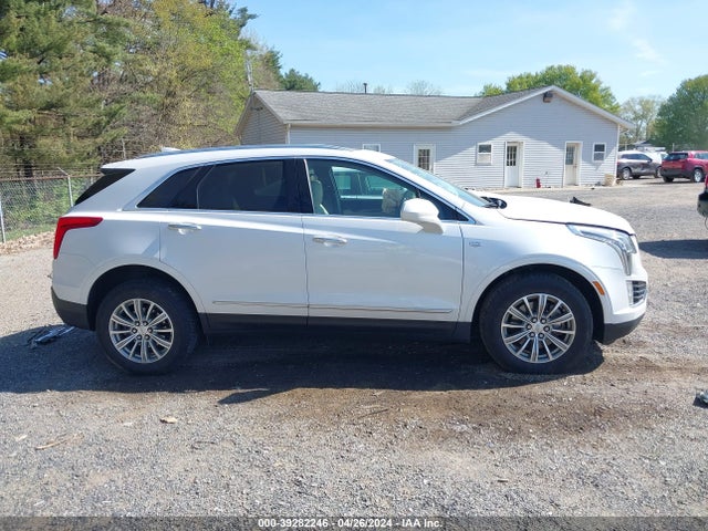 1GYKNDRS0JZ240808 Cadillac XT5 LUXURY