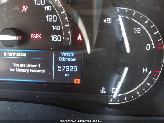 1GYKNDRS0JZ240808 Cadillac XT5 LUXURY