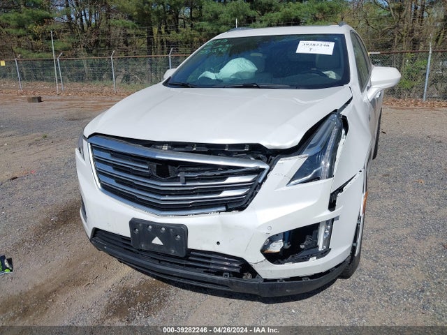 1GYKNDRS0JZ240808 Cadillac XT5 LUXURY