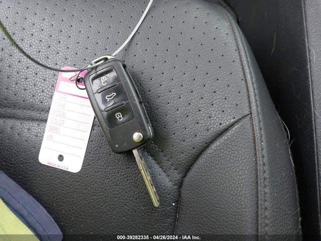 1VWBT7A34EC044961 Volkswagen Passat 1.8t Se