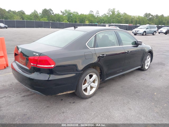 1VWBT7A34EC044961 Volkswagen Passat 1.8t Se