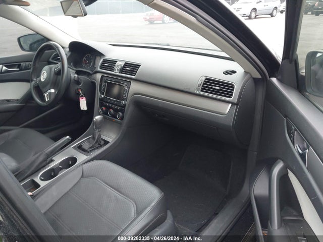 1VWBT7A34EC044961 Volkswagen Passat 1.8t Se