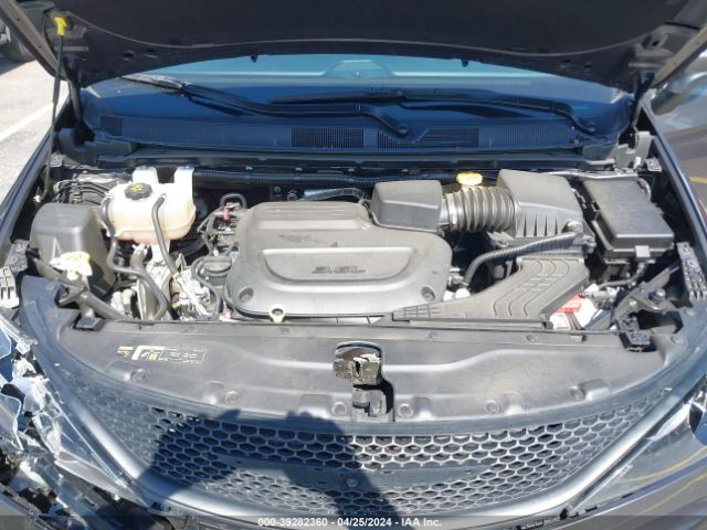 2C4RC1CG7NR226627 Chrysler Voyager Lx
