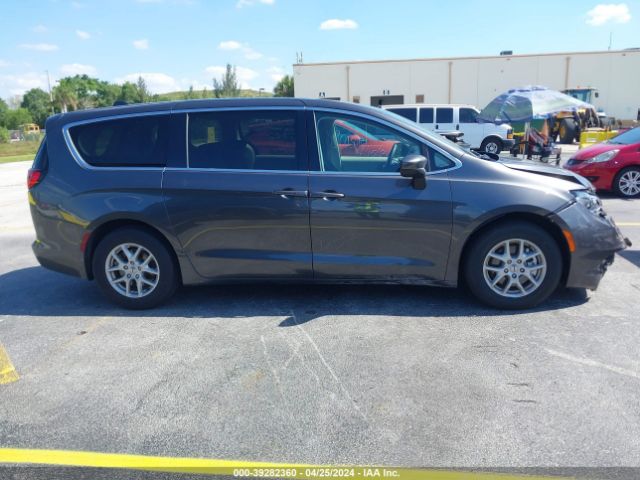 2C4RC1CG7NR226627 Chrysler Voyager Lx