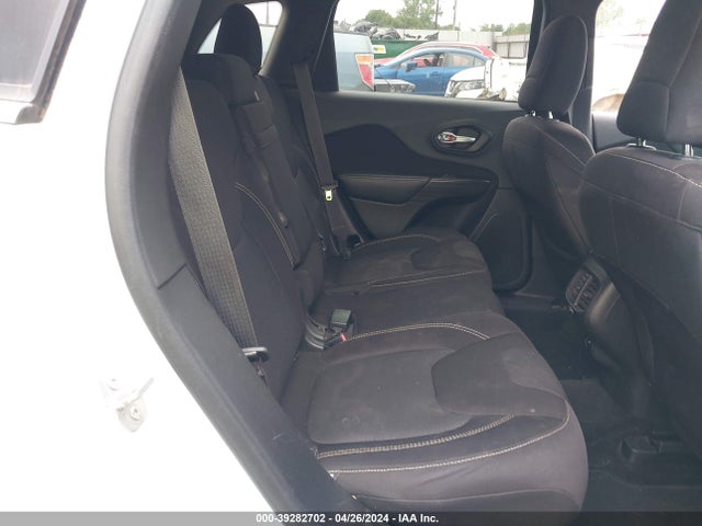 Jeep Cherokee Latitude 2015 1C4PJLCB4FW669193 Image 8